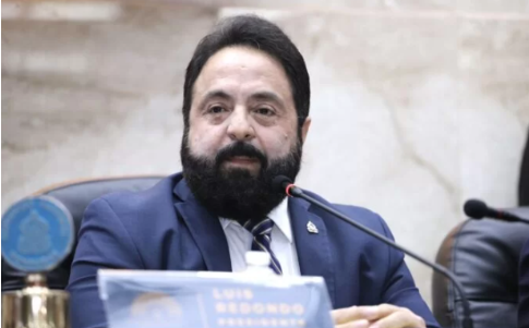 Gabriela Castellanos no tiene autoridad moral para criticarlo, según Redondo