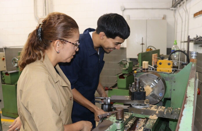 Acuerdo para empleos a migrantes retornados