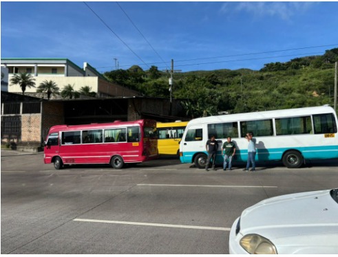 Inicia paro de transporte en la capital