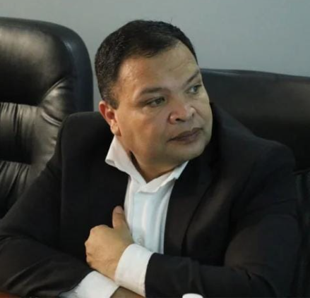 Jari Dixon Herrera