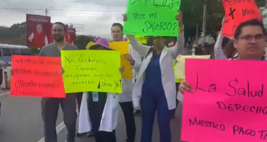 Protesta de médicos de doce especialidades del Hospital Escuela