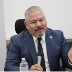 “Las FFAA estaban bajo órdenes del CNE, no de la ministra de Defensa”, justifica canciller Reina