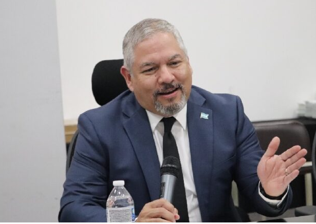 “Las FFAA estaban bajo órdenes del CNE, no de la ministra de Defensa”, justifica canciller Reina